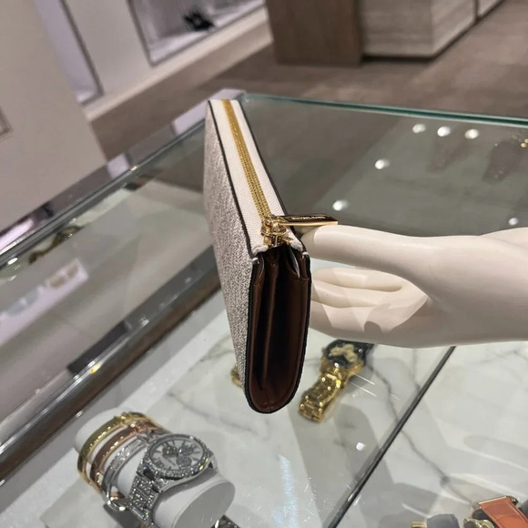 Michael Kors Jet Set Travel Large Logo Quarter-Zip wallet 35F8GTVZ3B Vanilla - Picture 7 of 11